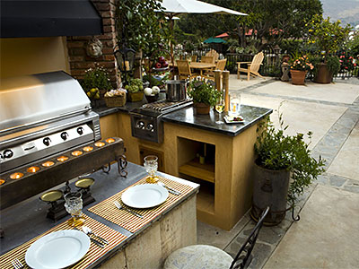 Outdoor Kitchen & Fireplace